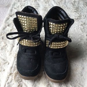 Sketchers, wedge sneaker.